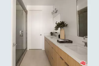 6118 Marbella Pl, Los Angeles, CA 90038 - Photo 17