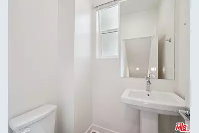 1681 Coral Sea Ln, Los Angeles, CA 90732 - Photo 23