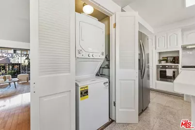 645 E Magnolia Blvd #F, Burbank, CA 91501 - Photo 33