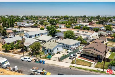 11012 Willowbrook Ave, Los Angeles, CA 90059 - Photo 9