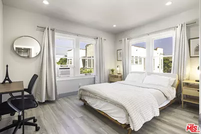 1561 S Harvard Blvd, Los Angeles, CA 90006 - Photo 7