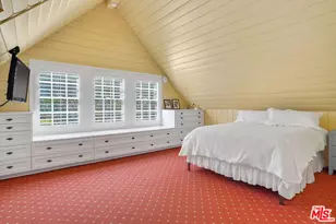 2098 Mandeville Canyon Rd, Los Angeles, CA 90049 - Photo 31