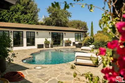 8251 Skyline Dr, Los Angeles, CA 90046 - Photo 33