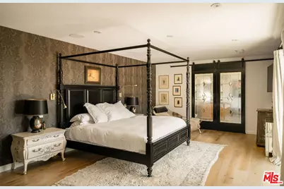 8251 Skyline Dr, Los Angeles, CA 90046 - Photo 13