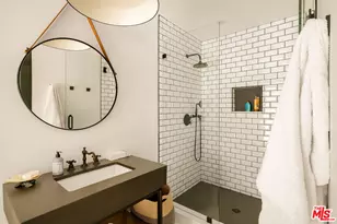 8251 Skyline Dr, Los Angeles, CA 90046 - Photo 21