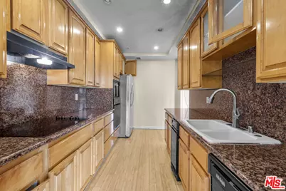 4477 Wilshire Blvd #308, Los Angeles, CA 90010 - Photo 17