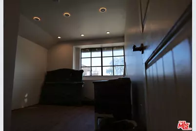 2241 Flintridge Dr, Glendale, CA 91206 - Photo 47