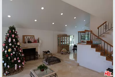 2241 Flintridge Dr, Glendale, CA 91206 - Photo 13