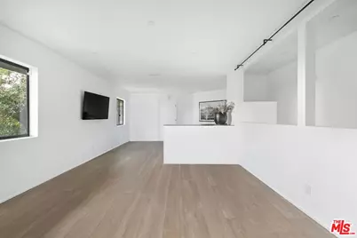 11010 Chalon Rd, Los Angeles, CA 90077 - Photo 25