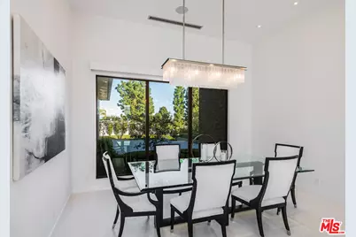 16167 Royal Oak Rd, Encino, CA 91436 - Photo 9