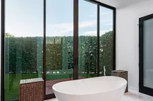 16167 Royal Oak Rd, Encino, CA 91436 - Photo 17