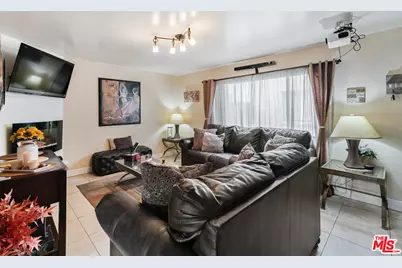 10817 Whipple St #6, Toluca Lake, CA 91602 - Photo 17