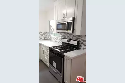 635 N Beachwood Dr #4, Los Angeles, CA 90004 - Photo 5