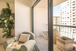 10724 Wilshire Blvd, Los Angeles, CA 90024 - Photo 17