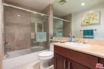 305 Arnaz Dr #304, Los Angeles, CA 90048 - Photo 21