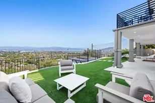 11725 Laurelwood Dr, Studio City, CA 91604 - Photo 15