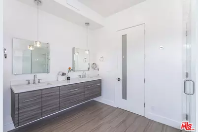 3728 S Barrington Ave, Los Angeles, CA 90066 - Photo 29