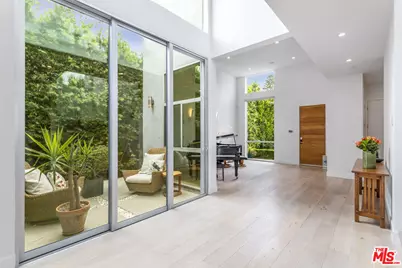 3728 S Barrington Ave, Los Angeles, CA 90066 - Photo 19