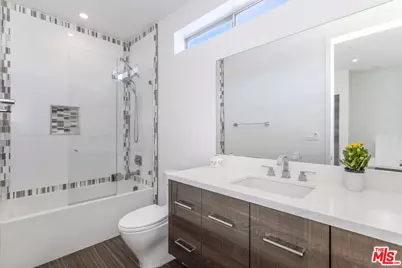 3728 S Barrington Ave, Los Angeles, CA 90066 - Photo 35