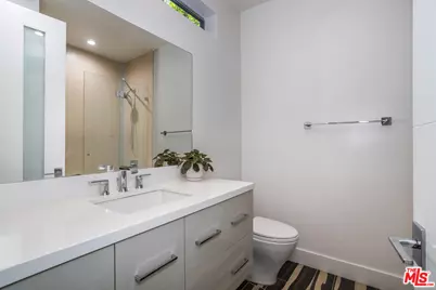 3728 S Barrington Ave, Los Angeles, CA 90066 - Photo 21