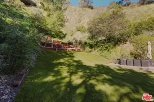 10443 Corfu Ln, Los Angeles, CA 90077 - Photo 29