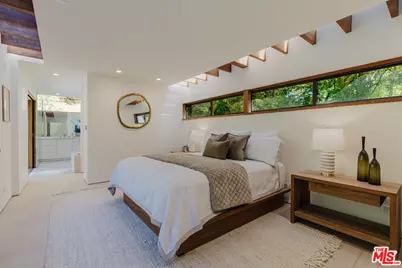 10443 Corfu Ln, Los Angeles, CA 90077 - Photo 11