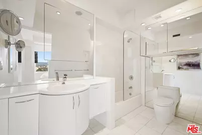 10501 Wilshire Blvd #2201, Los Angeles, CA 90024 - Photo 11