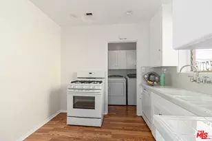 3217 Oakhurst Ave, Los Angeles, CA 90034 - Photo 11