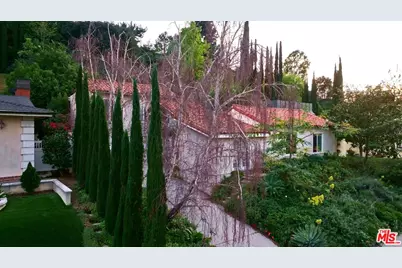 11282 Dona Lola Dr, Studio City, CA 91604 - Photo 1