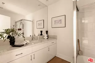 2143 N Hobart Blvd, Los Angeles, CA 90027 - Photo 27