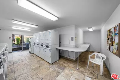 525 S Ardmore Ave #320, Los Angeles, CA 90020 - Photo 25
