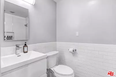 5147 Fulton Ave, Sherman Oaks, CA 91423 - Photo 15