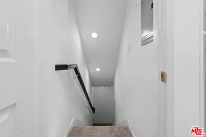 18550 Hatteras St #45, Tarzana, CA 91356 - Photo 15