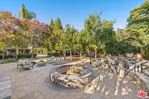 22910 Collins St, Woodland Hills, CA 91367 - Photo 37