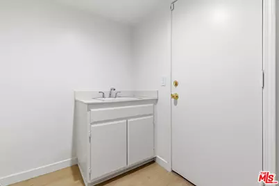 28360 Easton Ln, Santa Clarita, CA 91350 - Photo 31