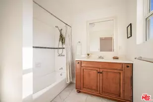 2464 Ocean Park Blvd, Santa Monica, CA 90405 - Photo 11