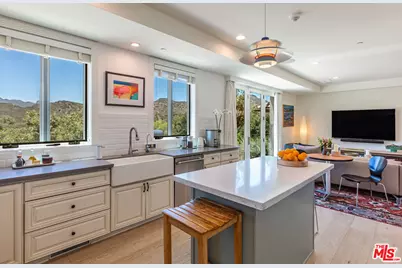 1045 Cold Canyon Rd, Calabasas, CA 91302 - Photo 17