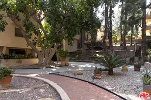6708 Hillpark Dr, Los Angeles, CA 90068 - Photo 21