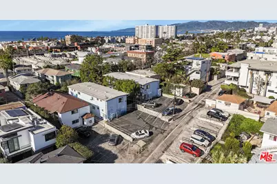 240 3rd Ave, Venice, CA 90291 - Photo 11