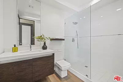 2756 Westshire Dr, Los Angeles, CA 90068 - Photo 33