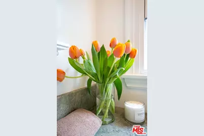 535 N Poinsettia Pl, Los Angeles, CA 90036 - Photo 31