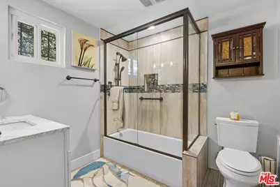 2114 W 28th St, Los Angeles, CA 90018 - Photo 19