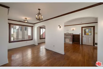 2331 Lucerne Ave, Los Angeles, CA 90016 - Photo 9