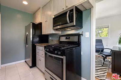 5418 Village Grn, Los Angeles, CA 90016 - Photo 17