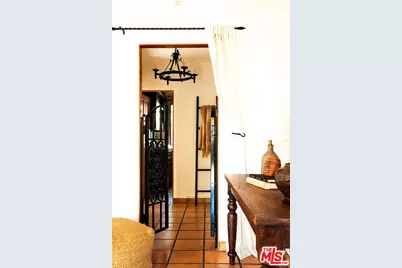 295 Marguerita Ln, Pasadena, CA 91106 - Photo 17