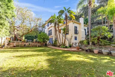 2270 Benedict Canyon Dr, Beverly Hills, CA 90210 - Photo 7