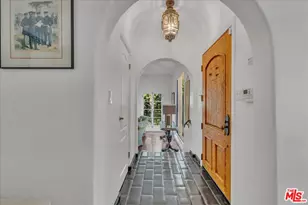 2270 Benedict Canyon Drive, Beverly Hills, CA 90210 - Photo 21