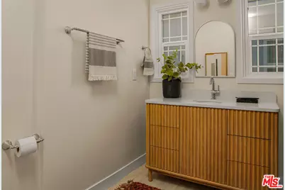 5315 Saturn St, Los Angeles, CA 90019 - Photo 21