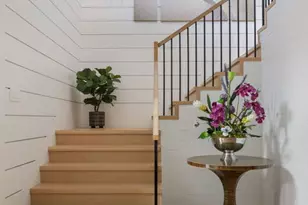 16101 Royal Mt Dr, Encino, CA 91436 - Photo 23