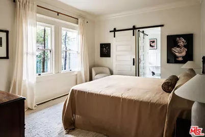 2321 W 31st St, Los Angeles, CA 90018 - Photo 35